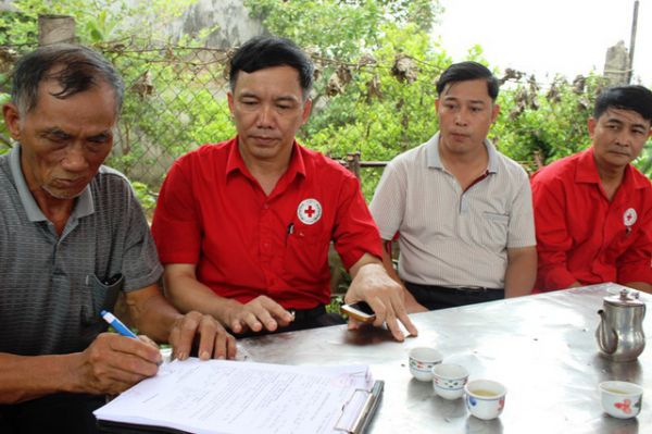 Hội chữ thập đỏ Ninh Bình, tình nguyện hiến mô, Thiếu tá Lê Hải Ninh, phong trào hiến giác mạc ở Ninh Bình, quá trình hiến bộ phận cơ thể người, Hội Chữ thập đỏ Việt Nam, bộ phận cơ thể người, hiến giác mạc, người tình nguyện, Nguyễn Thị Hoa