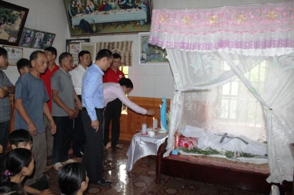 Hội chữ thập đỏ Ninh Bình, tình nguyện hiến mô, Thiếu tá Lê Hải Ninh, phong trào hiến giác mạc ở Ninh Bình, quá trình hiến bộ phận cơ thể người, Hội Chữ thập đỏ Việt Nam, bộ phận cơ thể người, hiến giác mạc, người tình nguyện, Nguyễn Thị Hoa