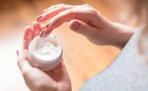 Mẹo chăm sóc da sau nặn mụn nhanh phục hồi