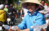 1.000 người diễu hành 3km trong Tết Nguyên tiêu ở Sài Gòn